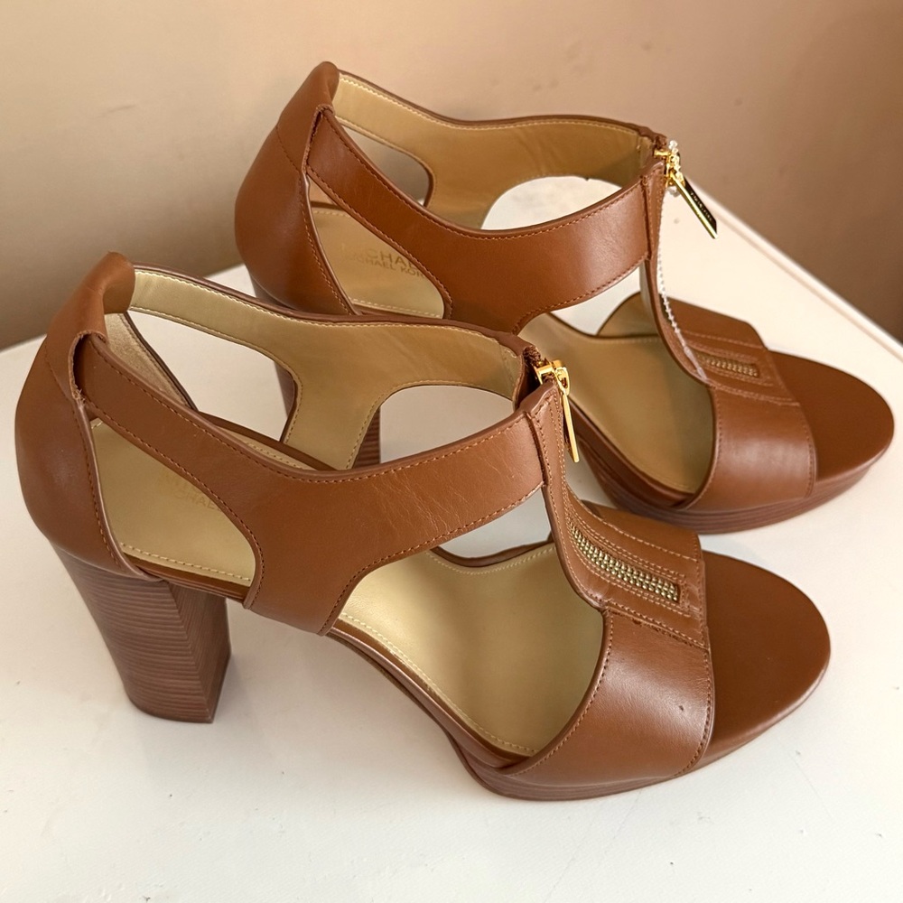MICHAEL KORS WOMEN'S SIZE 11M BERKELY LEATHER PLATFORM SANDALS NEW - Picture 2 of 5